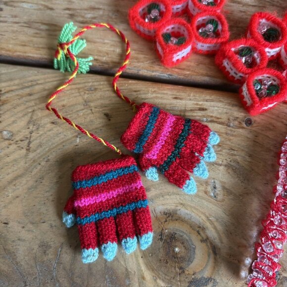 VTG Handmade Christmas Ornament Lot - Picture 3 of 16